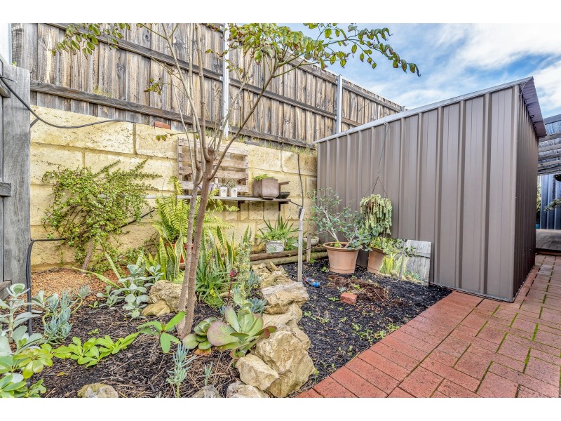 26 Grasshill Grange, Halls Head WA 6210