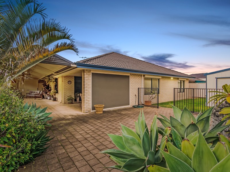 6 Lakewood Grove, Bertram WA 6167