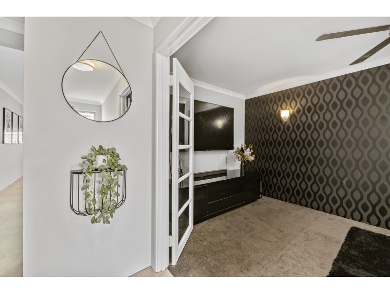 7 Traminer Way, Pearsall WA 6065