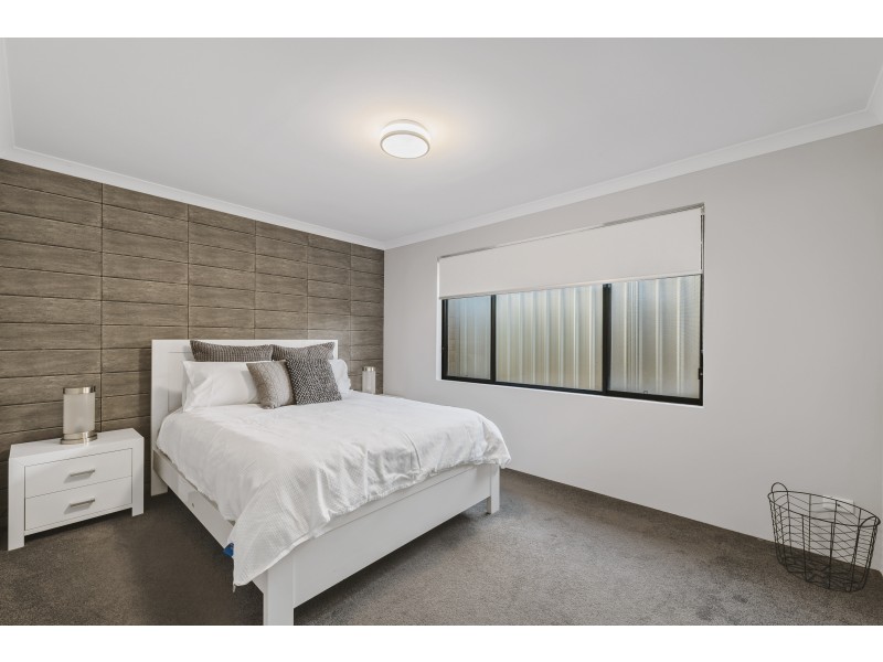 7 Traminer Way, Pearsall WA 6065