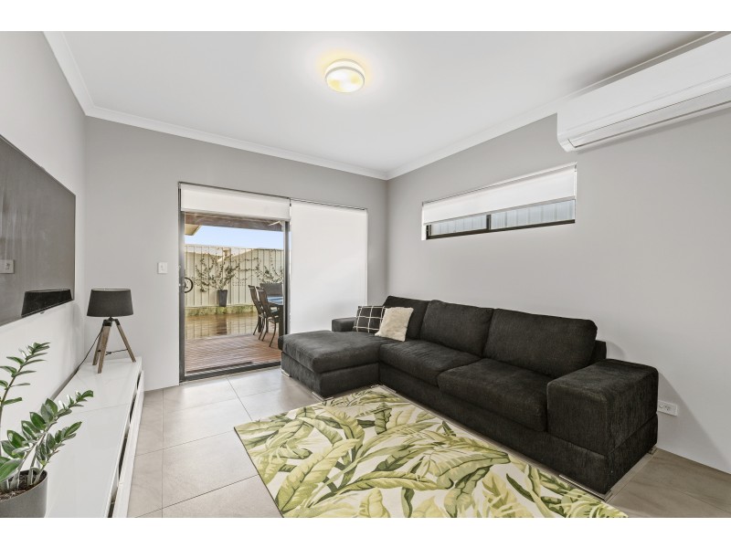 7 Traminer Way, Pearsall WA 6065