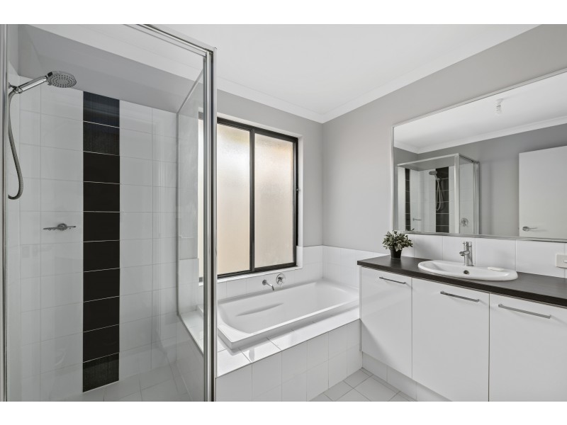 7 Traminer Way, Pearsall WA 6065