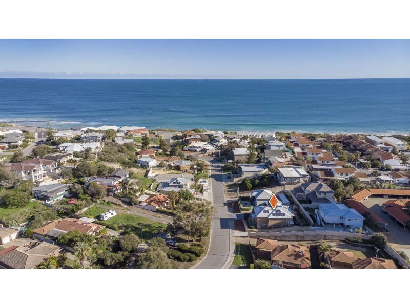 12 Valley Road, Halls Head WA 6210