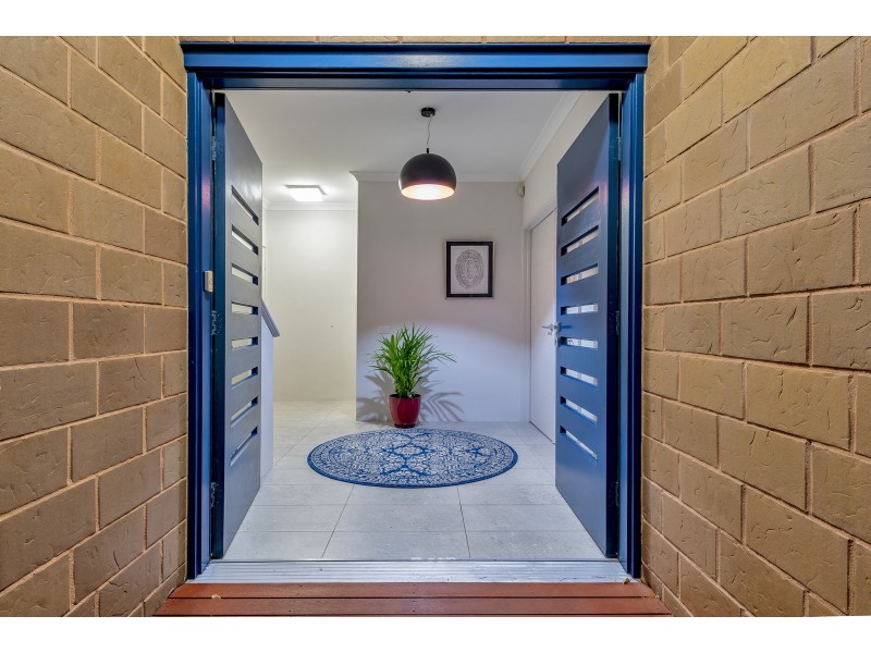 12 Valley Road, Halls Head WA 6210