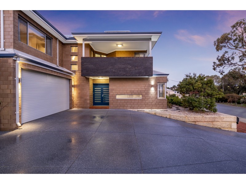 12 Valley Road, Halls Head WA 6210