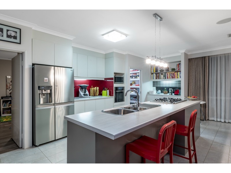 12 Valley Road, Halls Head WA 6210