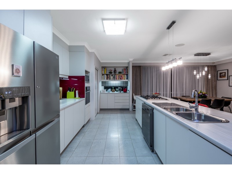 12 Valley Road, Halls Head WA 6210