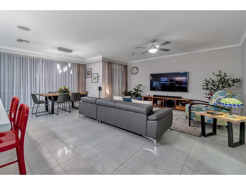 12 Valley Road, Halls Head WA 6210