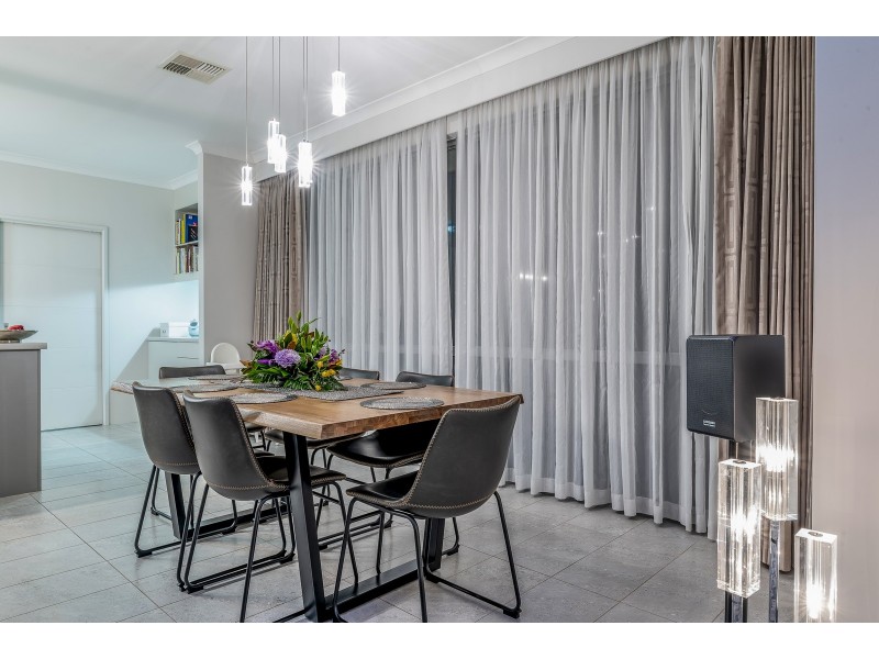 12 Valley Road, Halls Head WA 6210