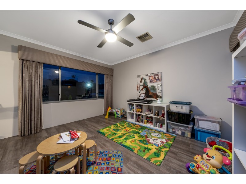 12 Valley Road, Halls Head WA 6210