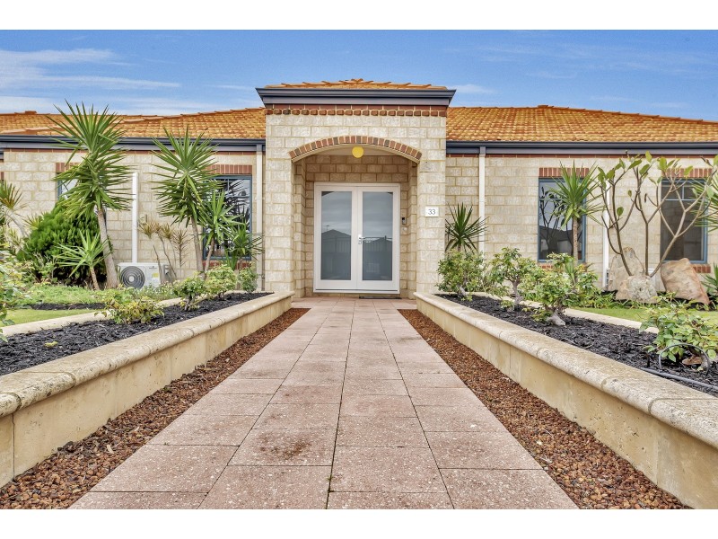 33 Buttercup Parkway, Halls Head WA 6210