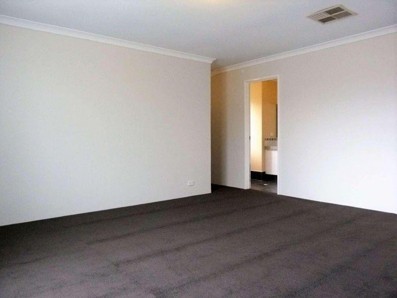 10 Cologne Gardens, Port Kennedy WA 6172