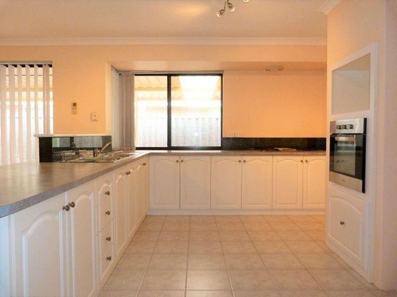 10 Cologne Gardens, Port Kennedy WA 6172