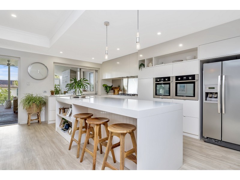 5 Armstrong Street, Halls Head WA 6210