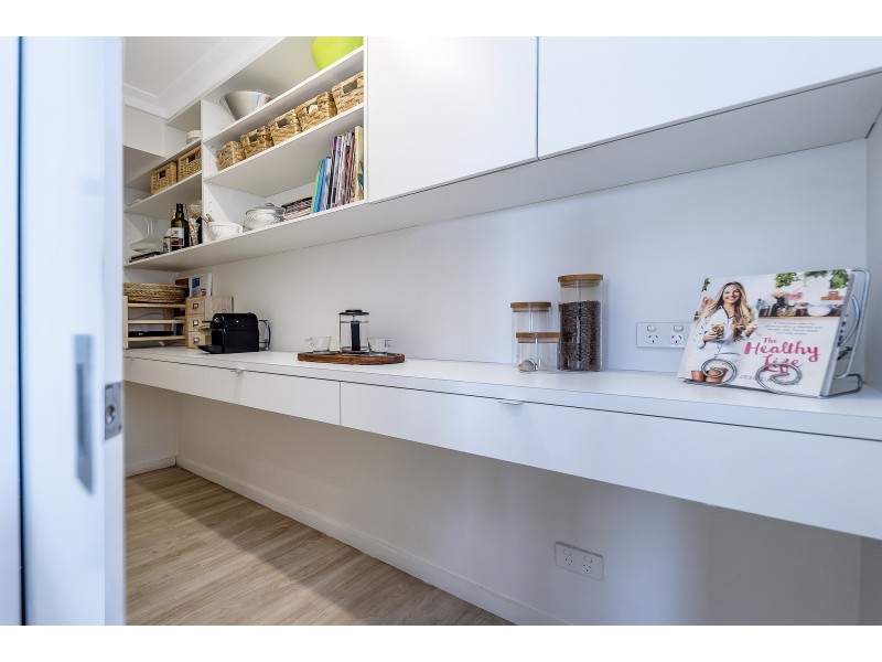 5 Armstrong Street, Halls Head WA 6210