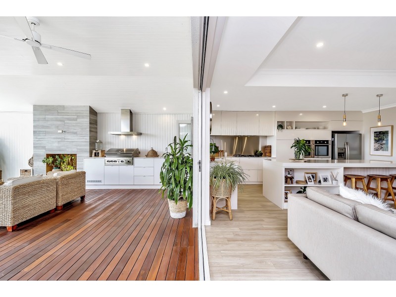 5 Armstrong Street, Halls Head WA 6210