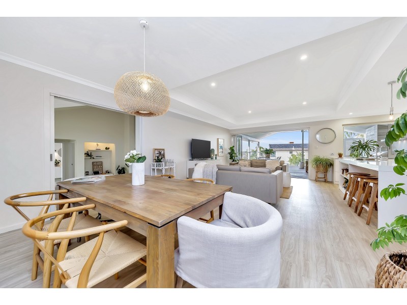 5 Armstrong Street, Halls Head WA 6210