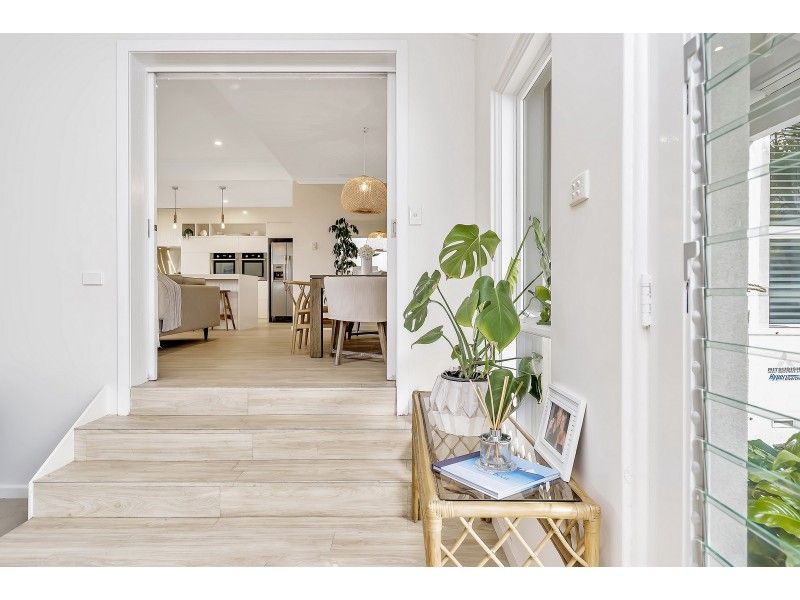 5 Armstrong Street, Halls Head WA 6210