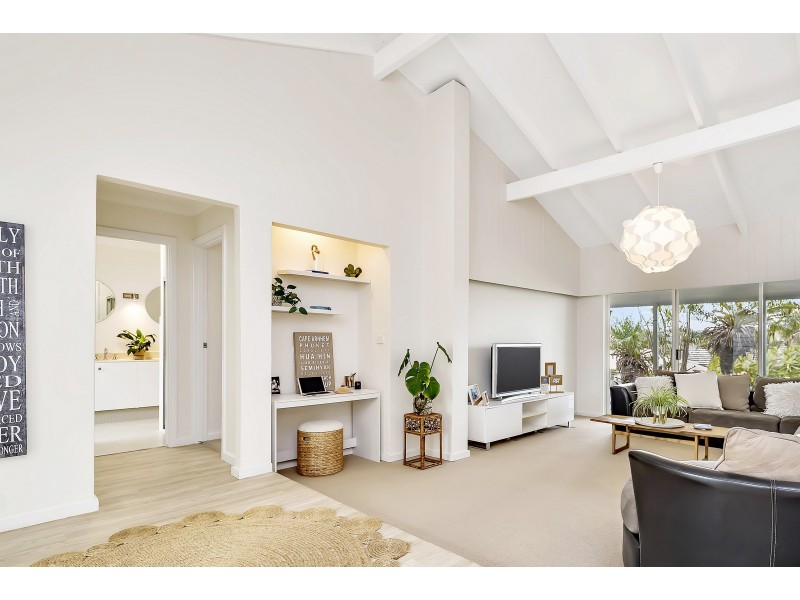 5 Armstrong Street, Halls Head WA 6210