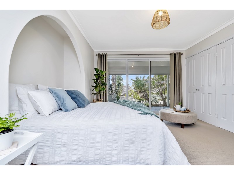 5 Armstrong Street, Halls Head WA 6210