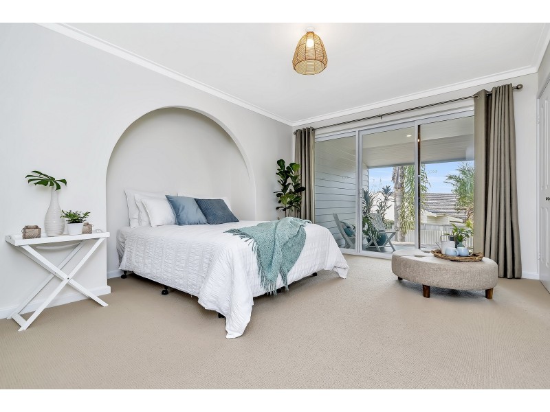 5 Armstrong Street, Halls Head WA 6210