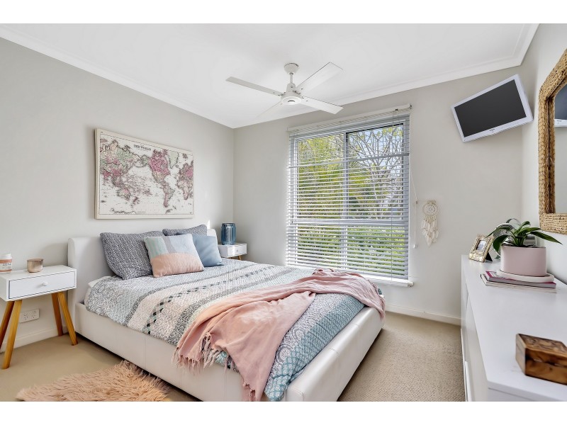 5 Armstrong Street, Halls Head WA 6210