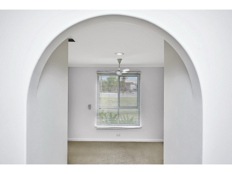 5 Armstrong Street, Halls Head WA 6210