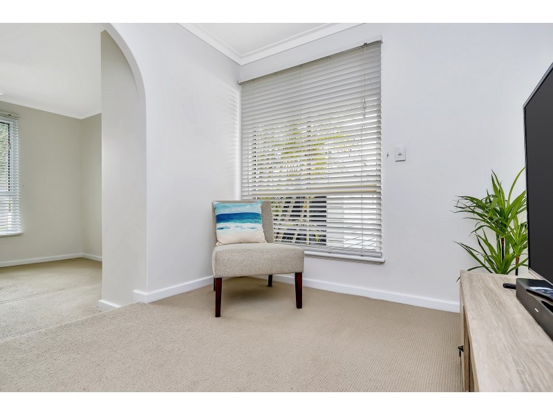 5 Armstrong Street, Halls Head WA 6210