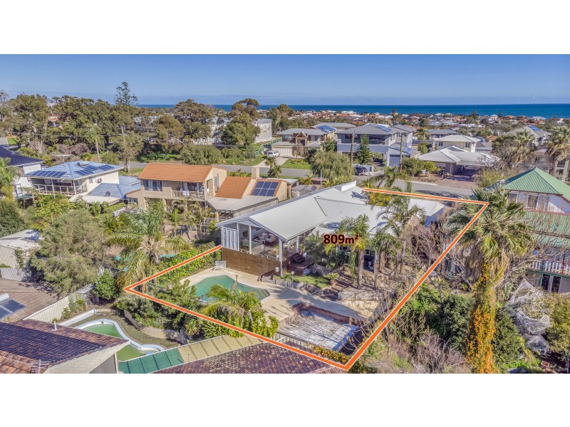 5 Armstrong Street, Halls Head WA 6210