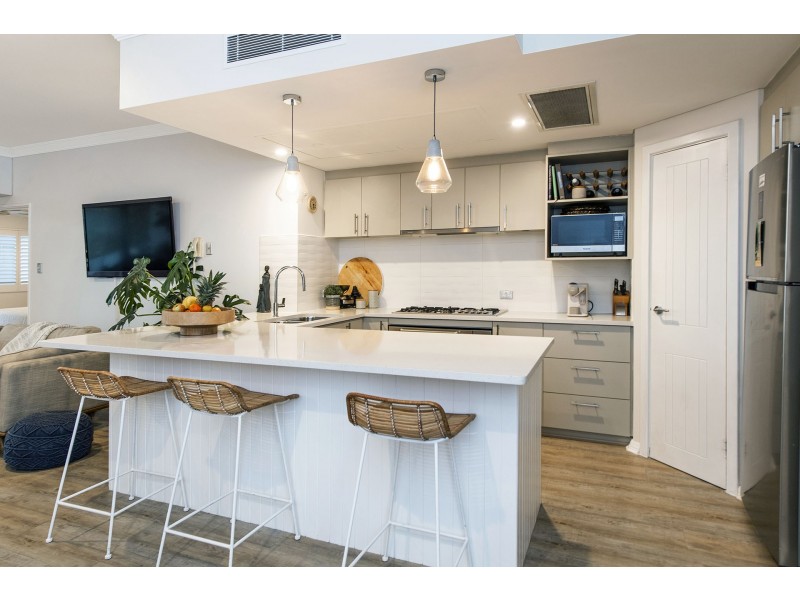 6/1 Breakwater Parade, Mandurah WA 6210