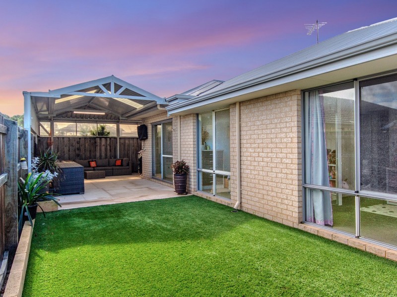 16 Catseye Crescent, Wellard WA 6170