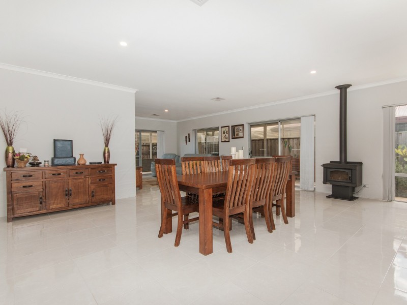 16 Catseye Crescent, Wellard WA 6170