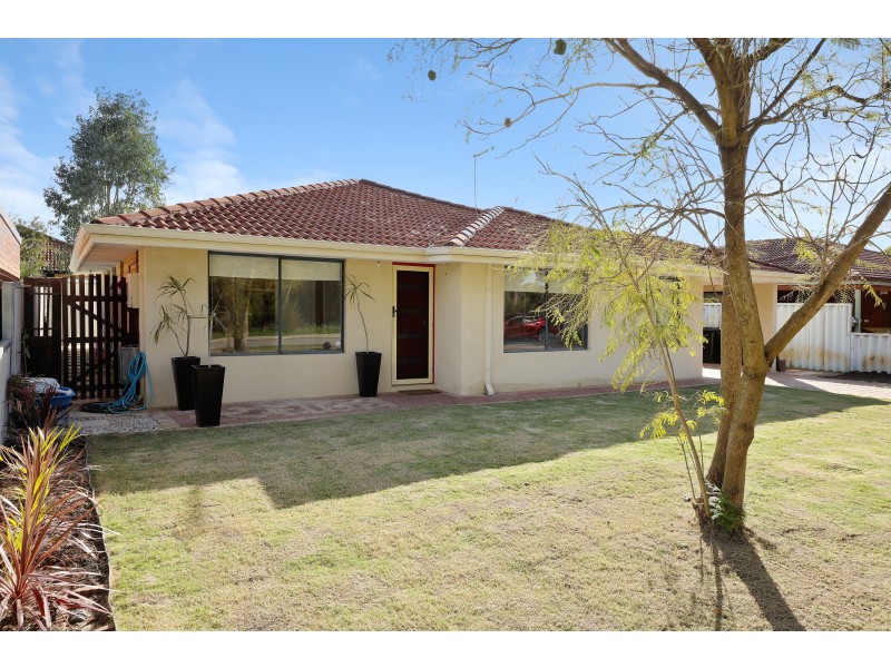 21 Brookside Gardens, Caversham WA 6055