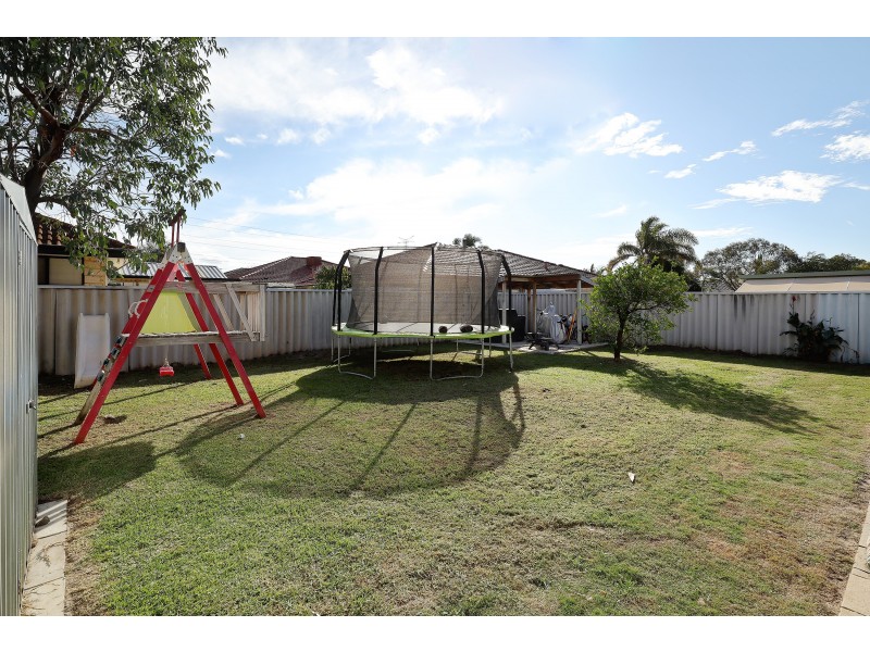 21 Brookside Gardens, Caversham WA 6055