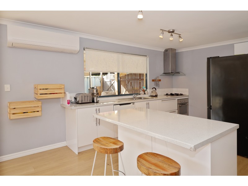 21 Brookside Gardens, Caversham WA 6055