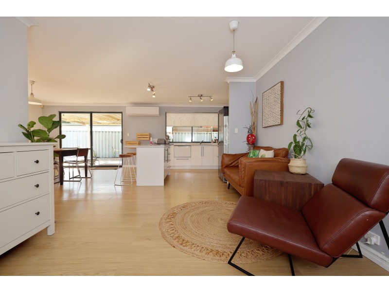 21 Brookside Gardens, Caversham WA 6055