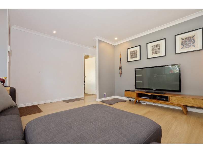 21 Brookside Gardens, Caversham WA 6055