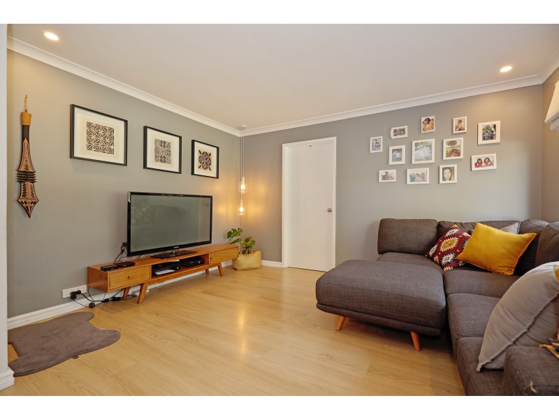 21 Brookside Gardens, Caversham WA 6055