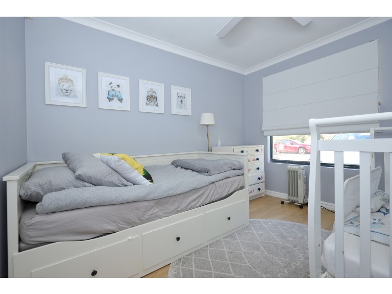 21 Brookside Gardens, Caversham WA 6055