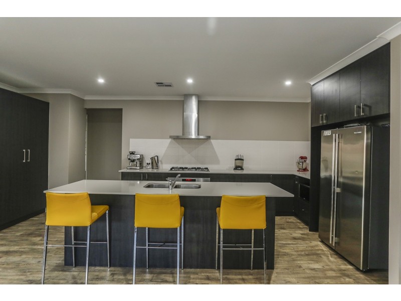 154 ST Stephens Crescent, Tapping WA 6065