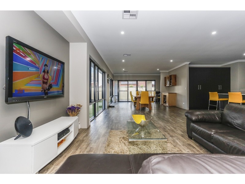 154 ST Stephens Crescent, Tapping WA 6065