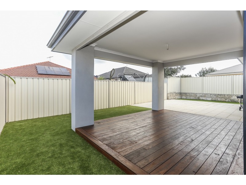 154 ST Stephens Crescent, Tapping WA 6065