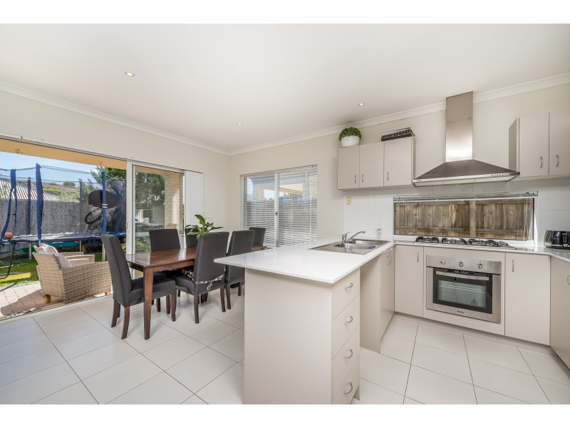 16 Sugarbush Way, Yanchep WA 6035