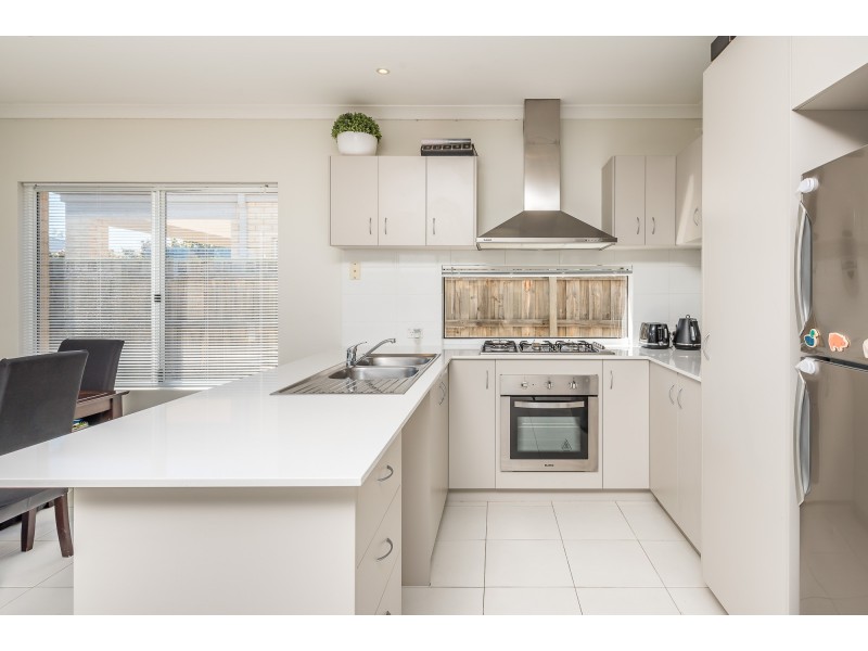 16 Sugarbush Way, Yanchep WA 6035