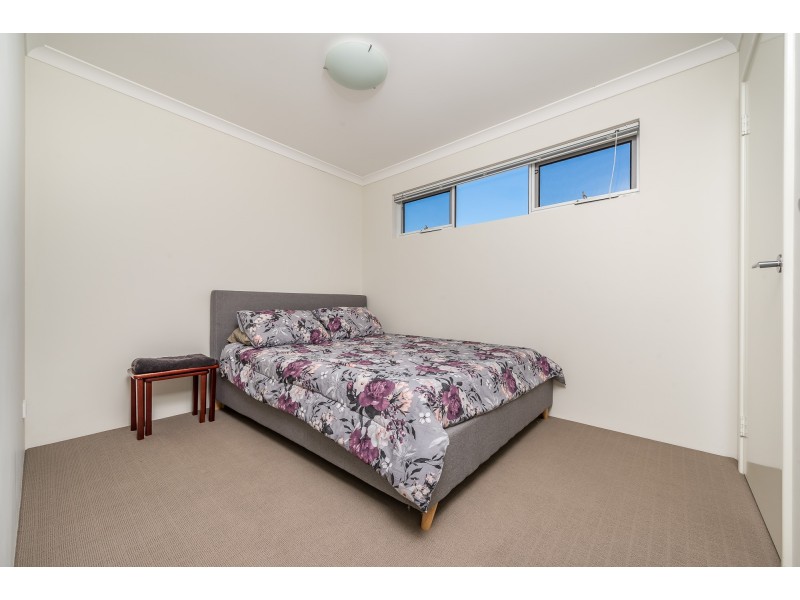 16 Sugarbush Way, Yanchep WA 6035