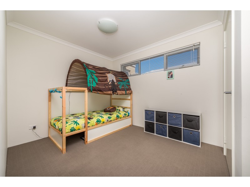 16 Sugarbush Way, Yanchep WA 6035