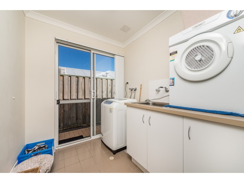 16 Sugarbush Way, Yanchep WA 6035