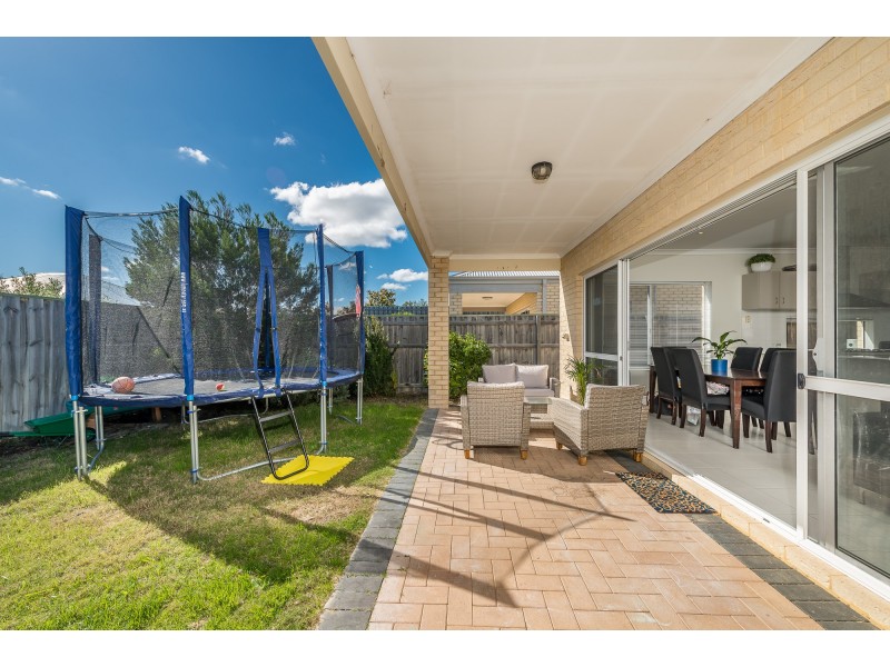 16 Sugarbush Way, Yanchep WA 6035