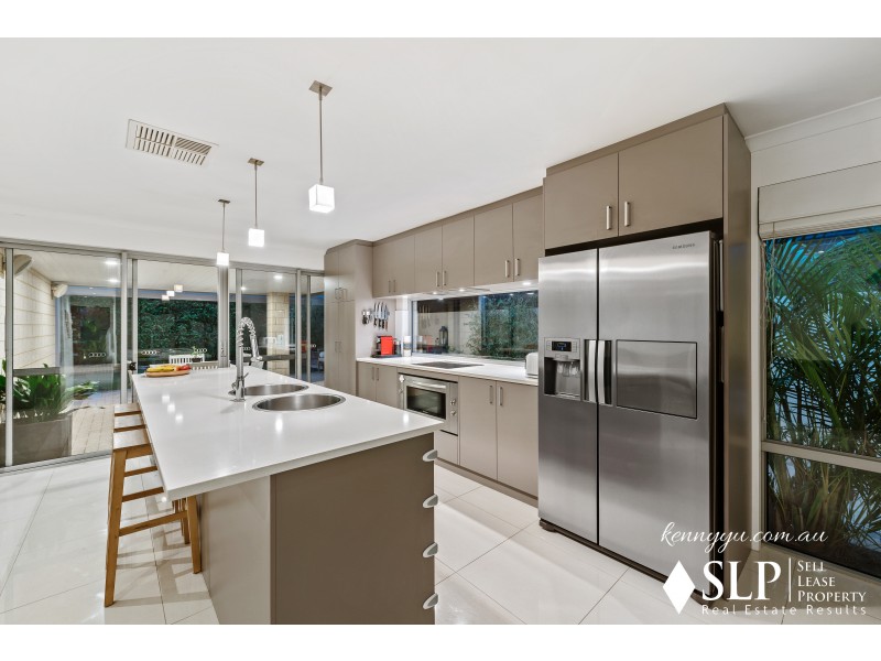 38 Hollins Bend, Madeley WA 6065