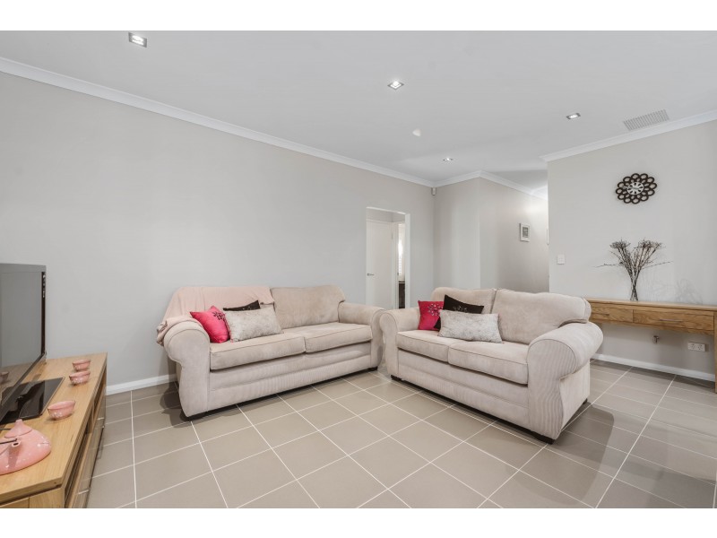 23 Verteramo Way, Hocking WA 6065